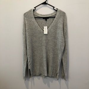 Banana Republic Gray V-Neck Sweater sz Medium